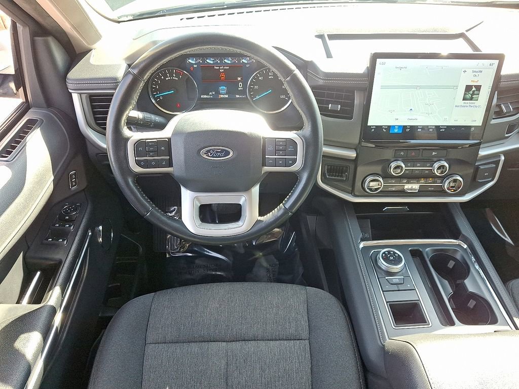 Used 2024 Ford Expedition Max XLT image 12
