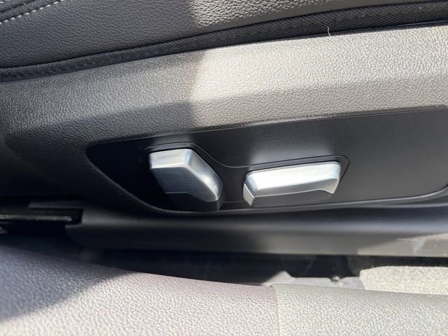 Used 2023 BMW M340i RWD image 12
