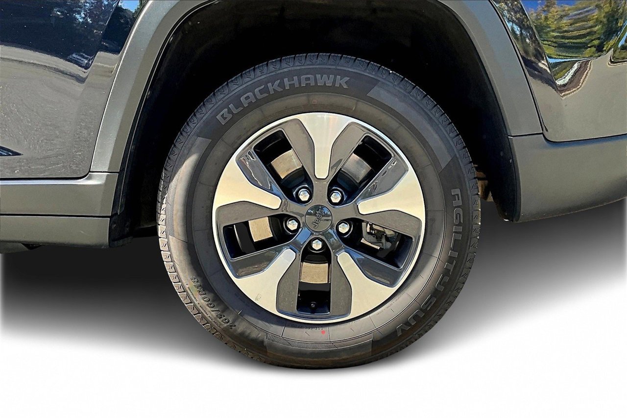 Used 2024 Jeep Grand Cherokee Limited 4xe image 34