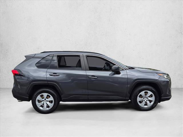 Used 2019 Toyota RAV4 LE FWD image 4