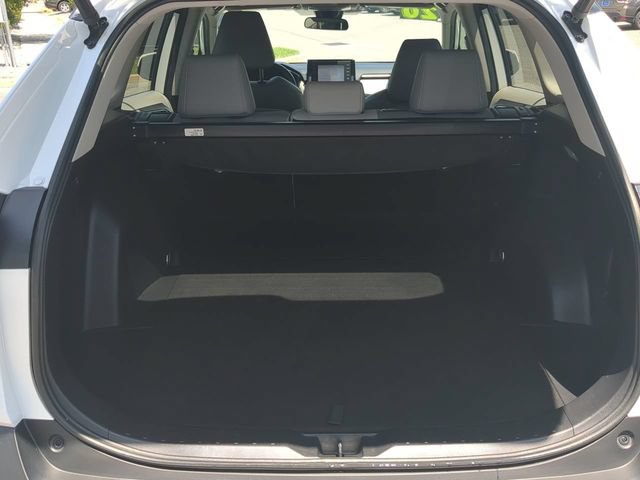 Used 2020 Toyota RAV4 XLE Premium FWD image 13