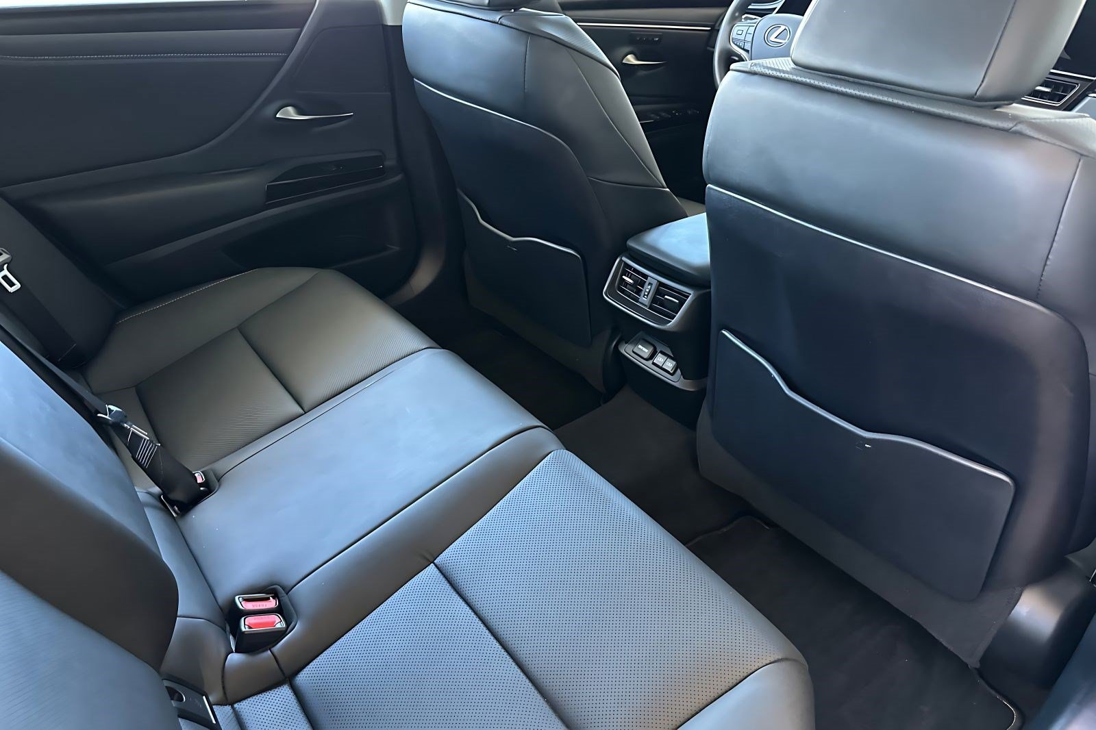 Certified 2024 Lexus ES 350 w/ Premium Package FWD image 31