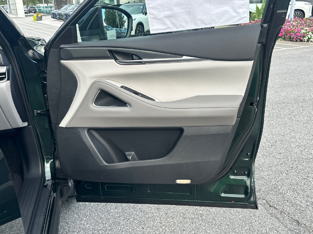 New 2027 INFINITI QX60 Luxe w/ Cargo Package FWD image 12