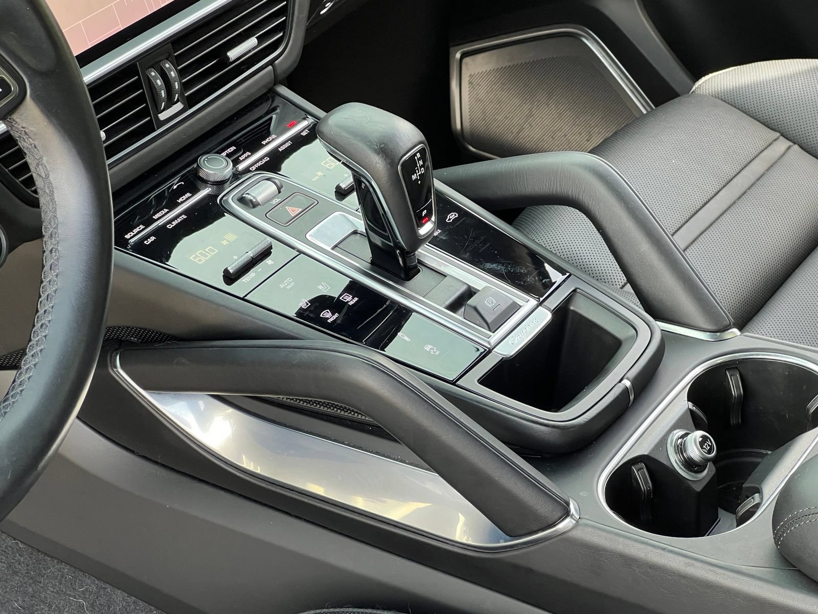 Certified 2023 Porsche Cayenne Turbo AWD/4WD image 31
