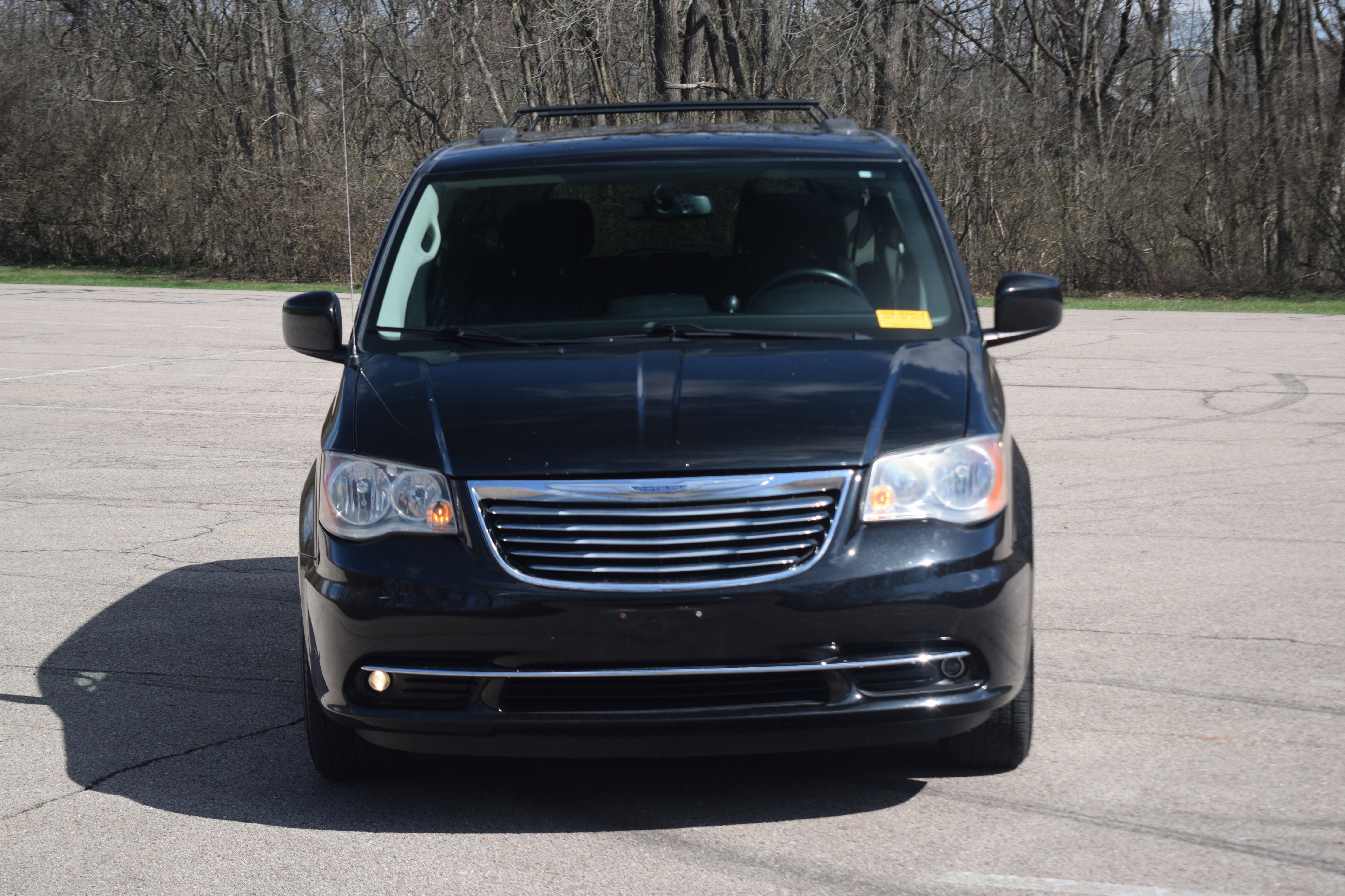 Used 2015 Chrysler Town & Country Touring w/ Driver Convenience Group image 22