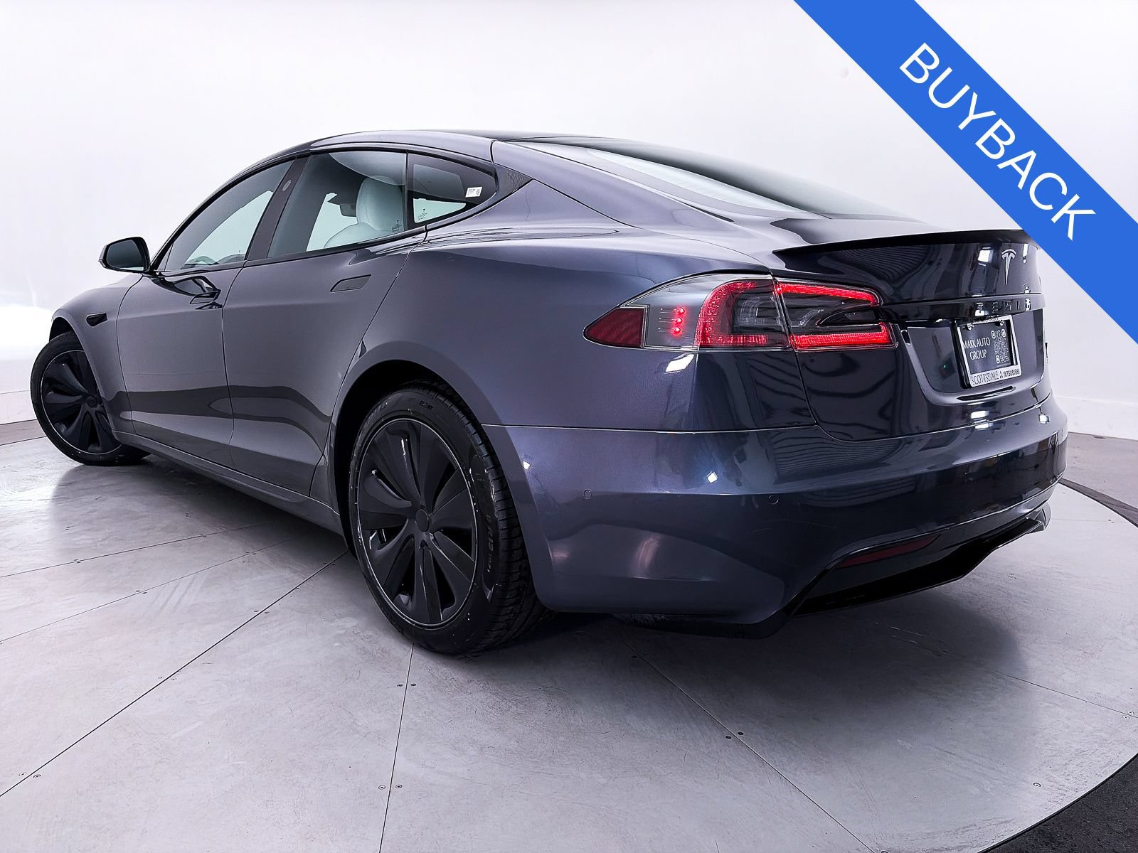 Used 2022 Tesla Model S Plaid AWD/4WD image 2