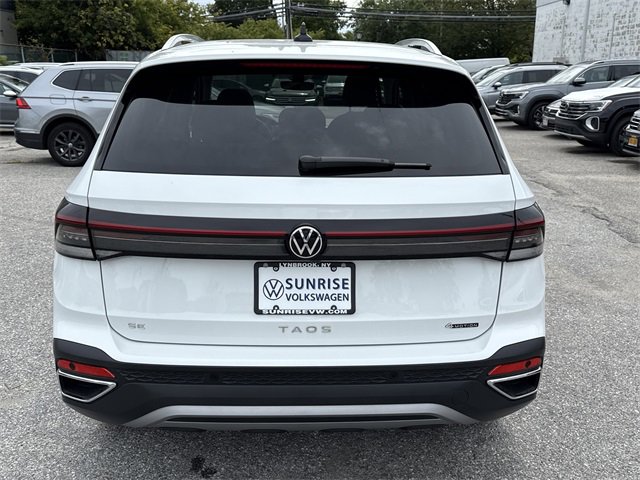 Used 2025 Volkswagen Taos SE image 7