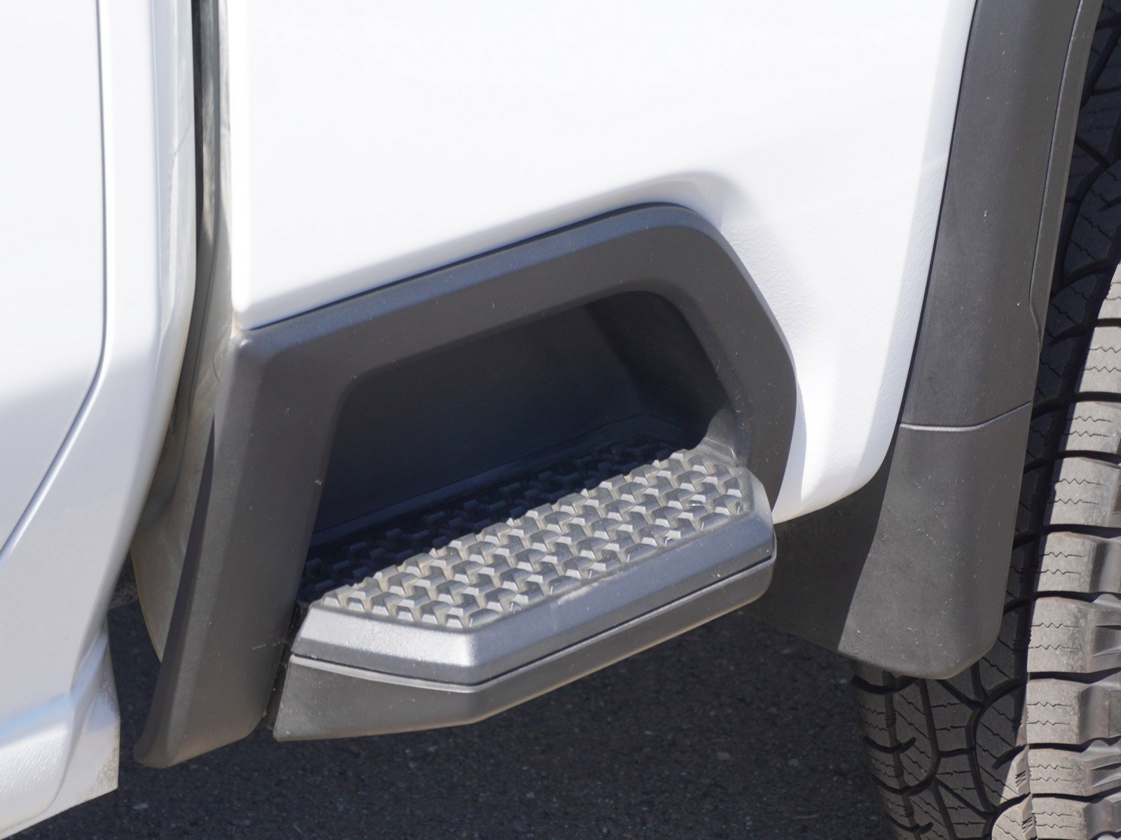 Used 2024 GMC Sierra 2500 Pro w/ Convenience Package image 10