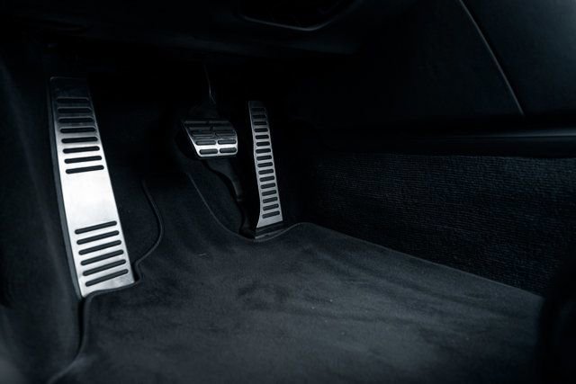 Used 2008 Audi R8 V8 image 21