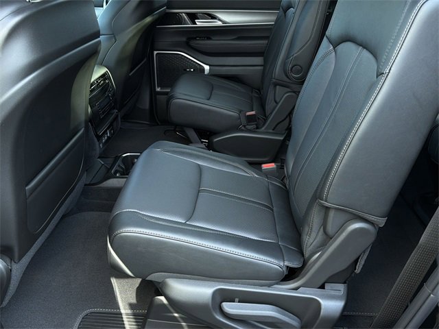 New 2025 Jeep Wagoneer L Series II w/ Premium Group I image 20