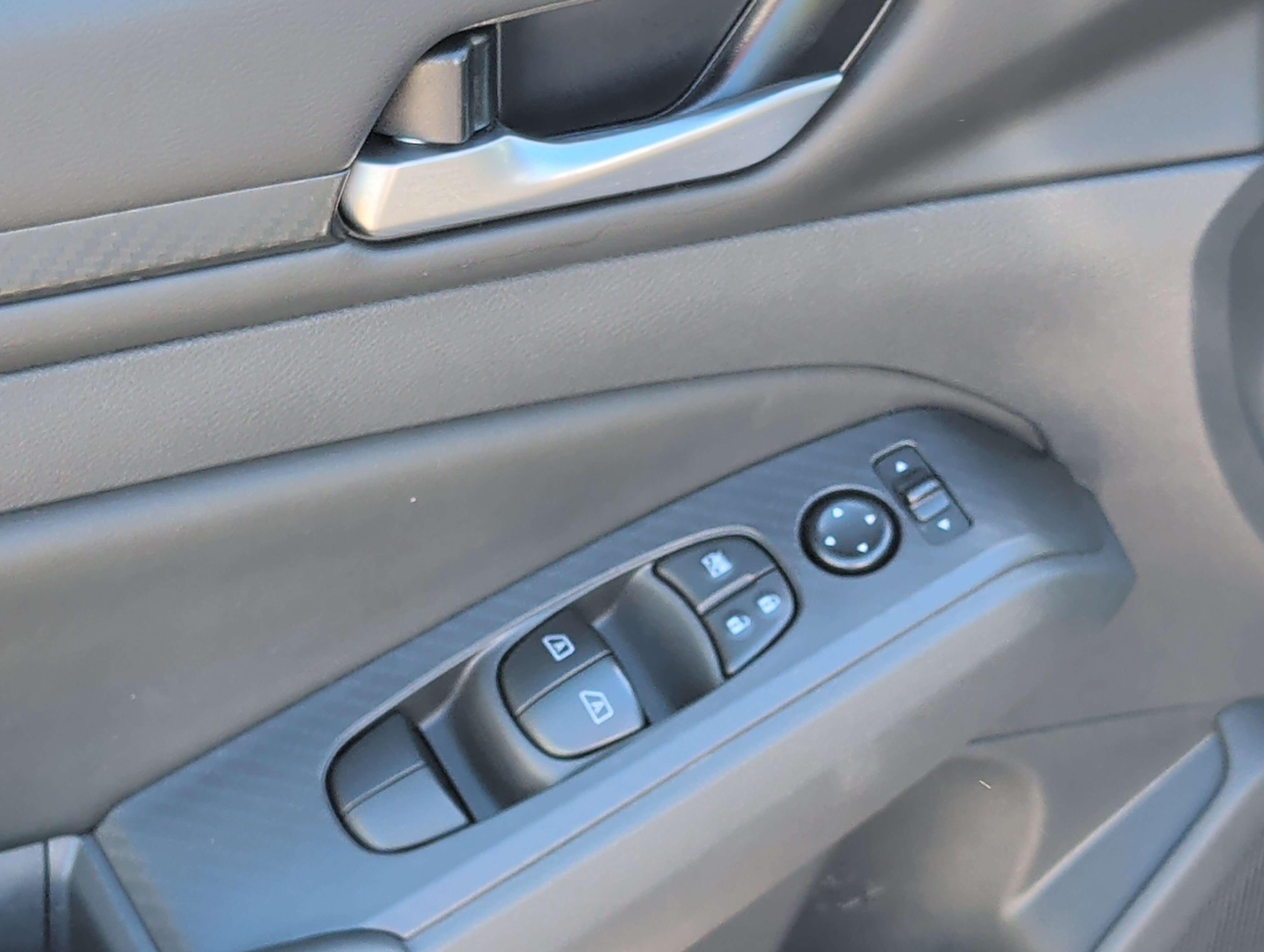Used 2025 Nissan Altima 2.5 SV FWD image 20