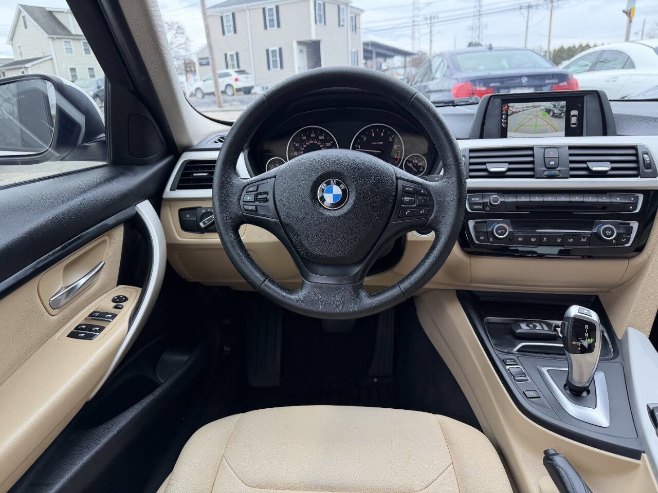 Used 2017 BMW 320i Sedan w/ Driver Assistance Package RWD image 17