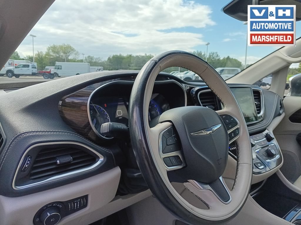Used 2021 Chrysler Pacifica Limited w/ Premium & Safety Sphere Group AWD/4WD image 18