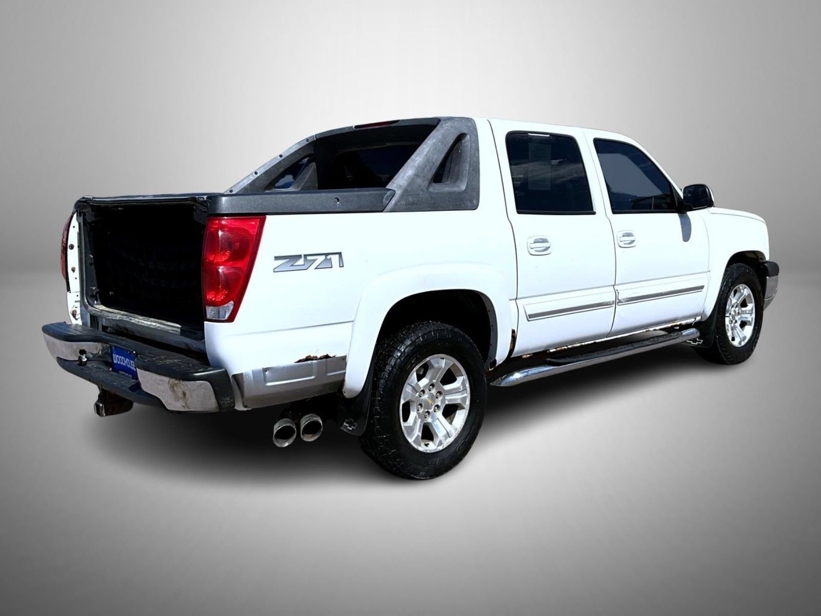 Used 2005 Chevrolet Avalanche Z71 w/ Sun And Sound Package AWD/4WD image 6
