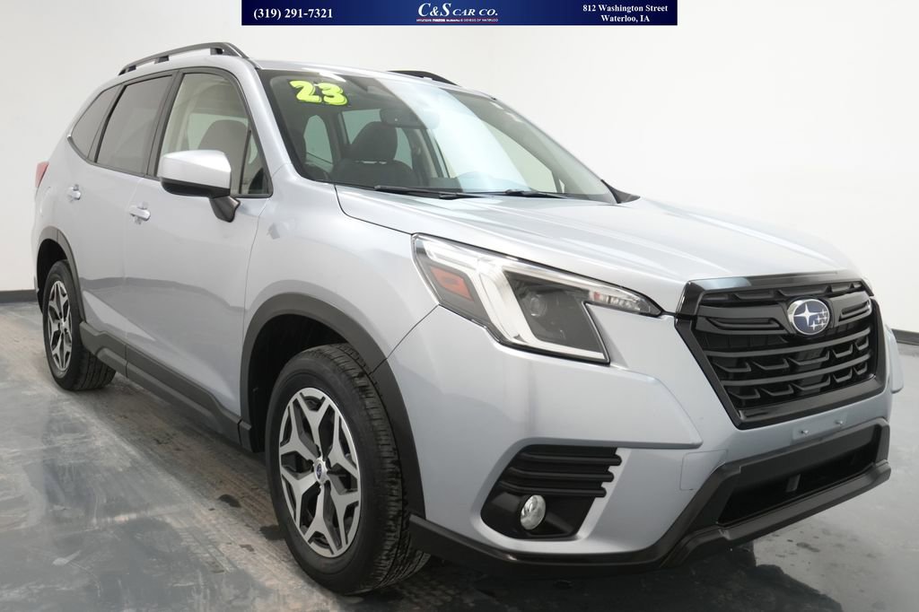 Used 2023 Subaru Forester Premium image 1
