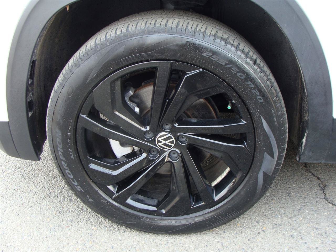 Used 2022 Volkswagen Atlas SE w/ Black Wheel Package FWD image 37