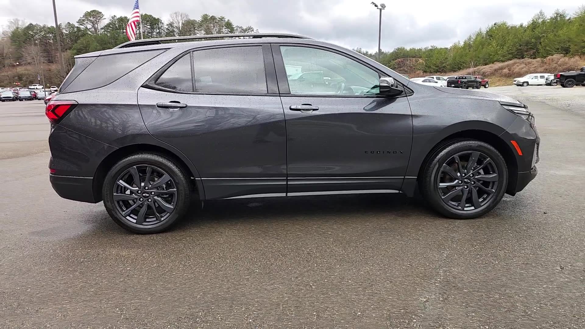 Used 2022 Chevrolet Equinox RS w/ RS Leather Package image 17