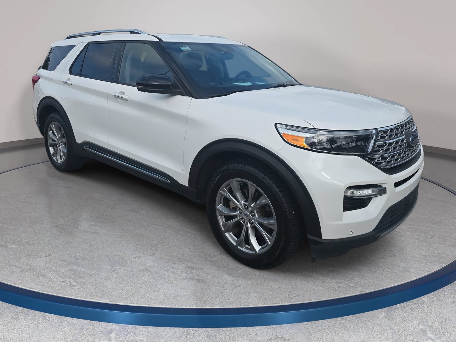 Used 2022 Ford Explorer Limited w/ Equipment Group 301A AWD/4WD image 3