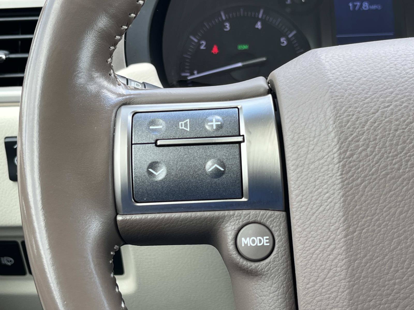 Used 2015 Lexus GX 460 w/ Premium Package AWD/4WD image 28