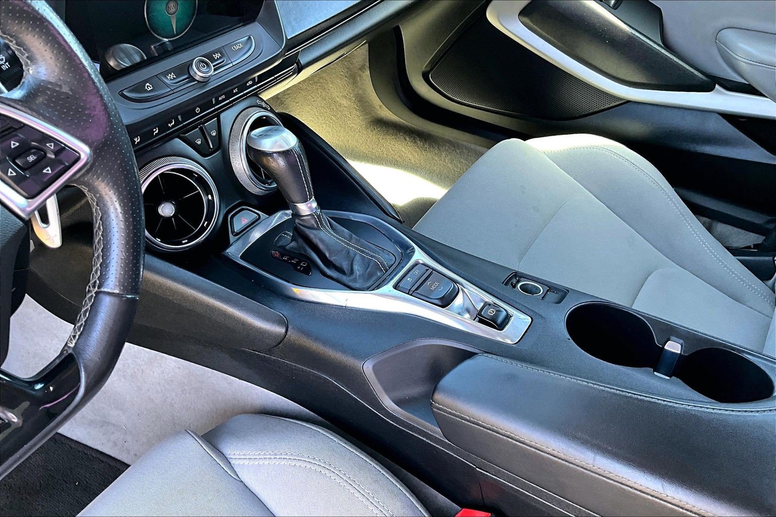 Used 2017 Chevrolet Camaro SS RWD image 13