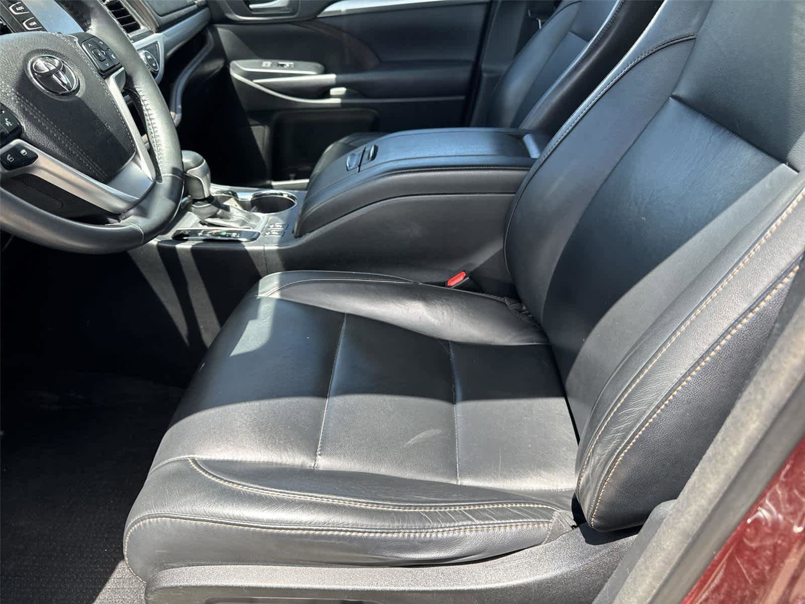 Used 2016 Toyota Highlander XLE AWD/4WD image 13