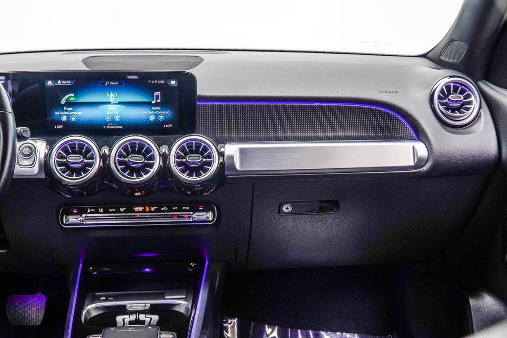 Used 2022 Mercedes-Benz GLB 250 4MATIC w/ Premium Package Lite image 19
