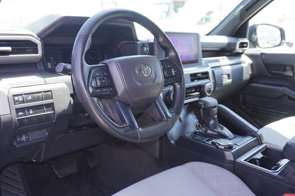 Certified 2025 Toyota Tacoma SR5 AWD/4WD image 11