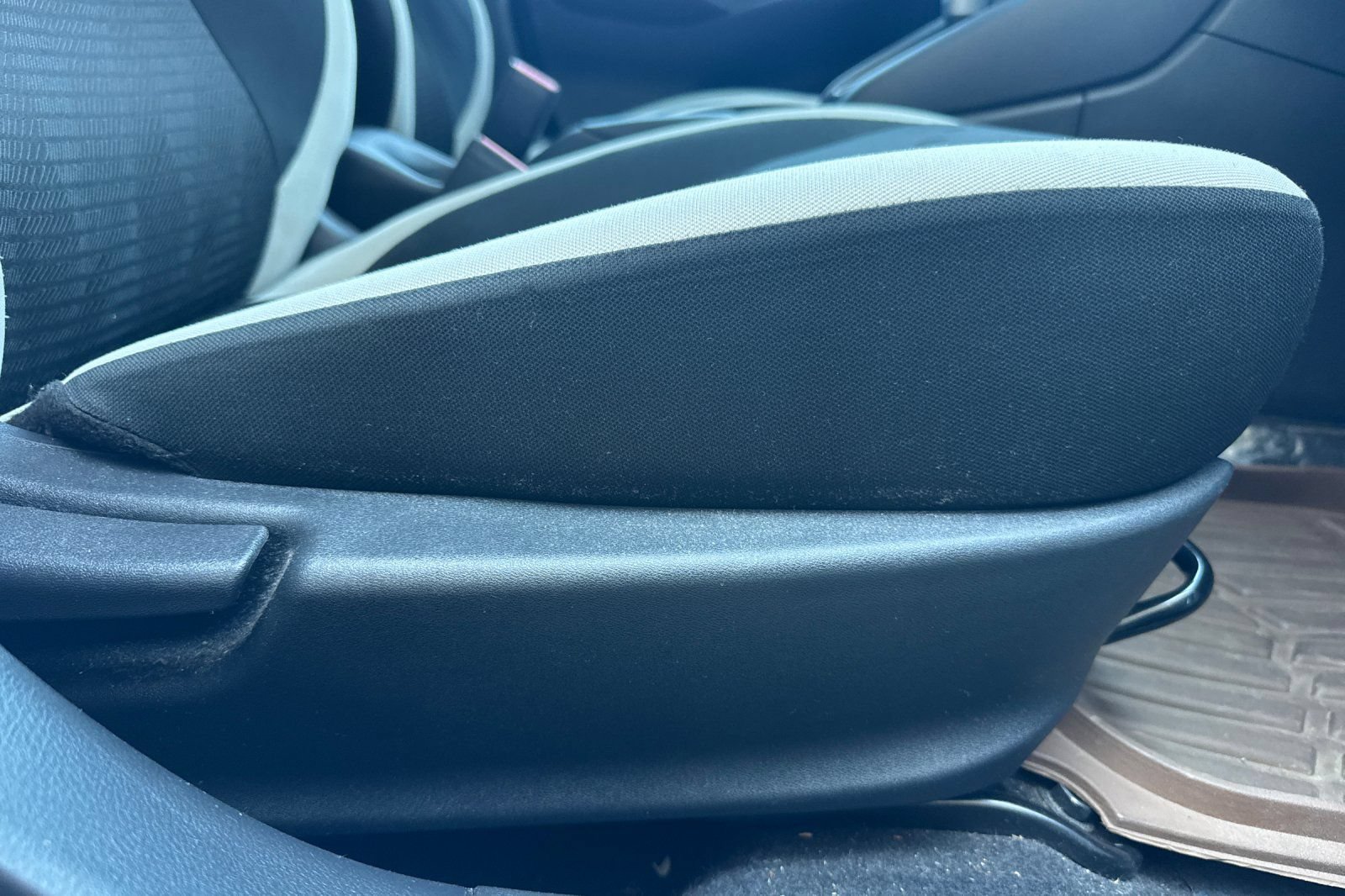 Used 2021 Nissan Versa SV FWD image 22