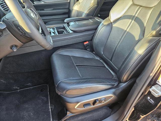 Used 2024 Jeep Wagoneer Series II image 16