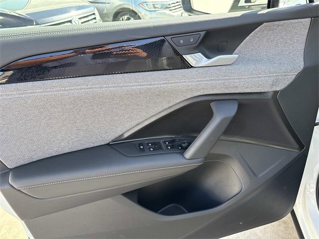 Used 2025 Volkswagen Tiguan S image 12