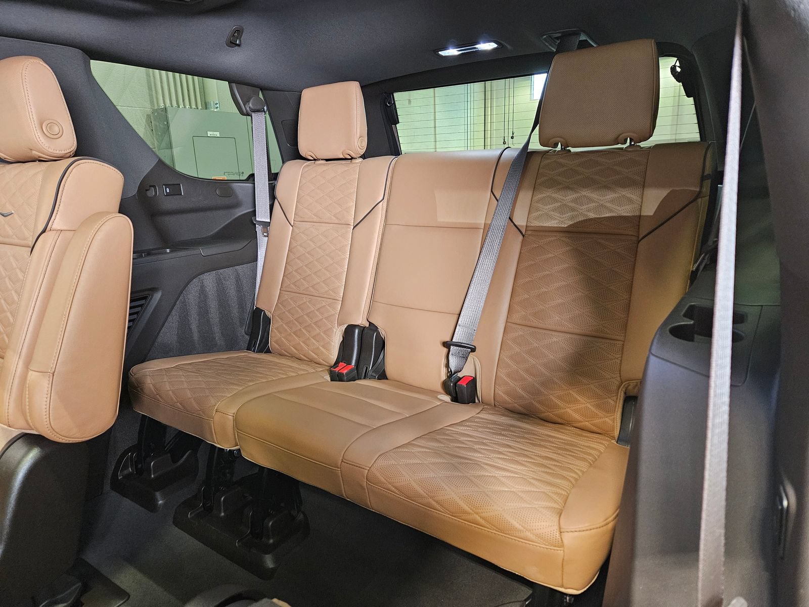 Used 2022 Cadillac Escalade Premium Luxury AWD/4WD image 14