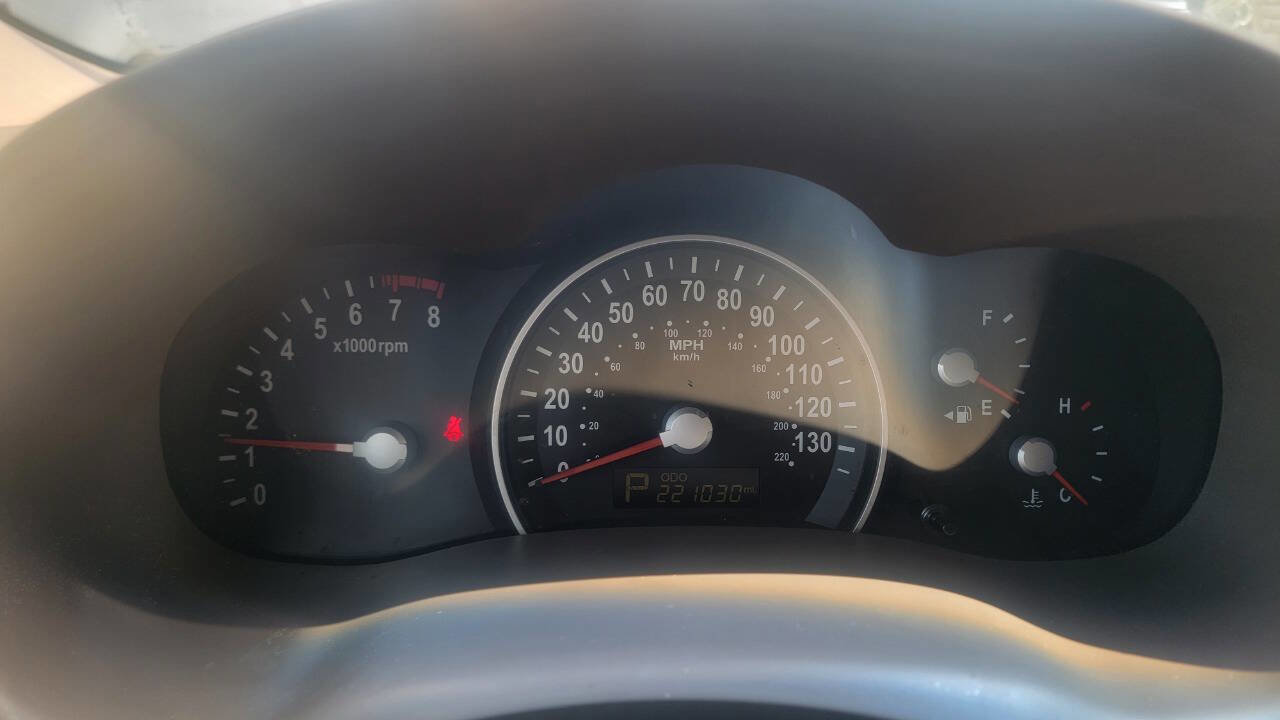 Used 2012 Kia Sedona EX w/ Luxury Pkg image 10