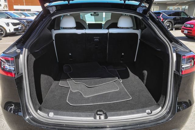 Used 2023 Tesla Model Y Long Range image 23