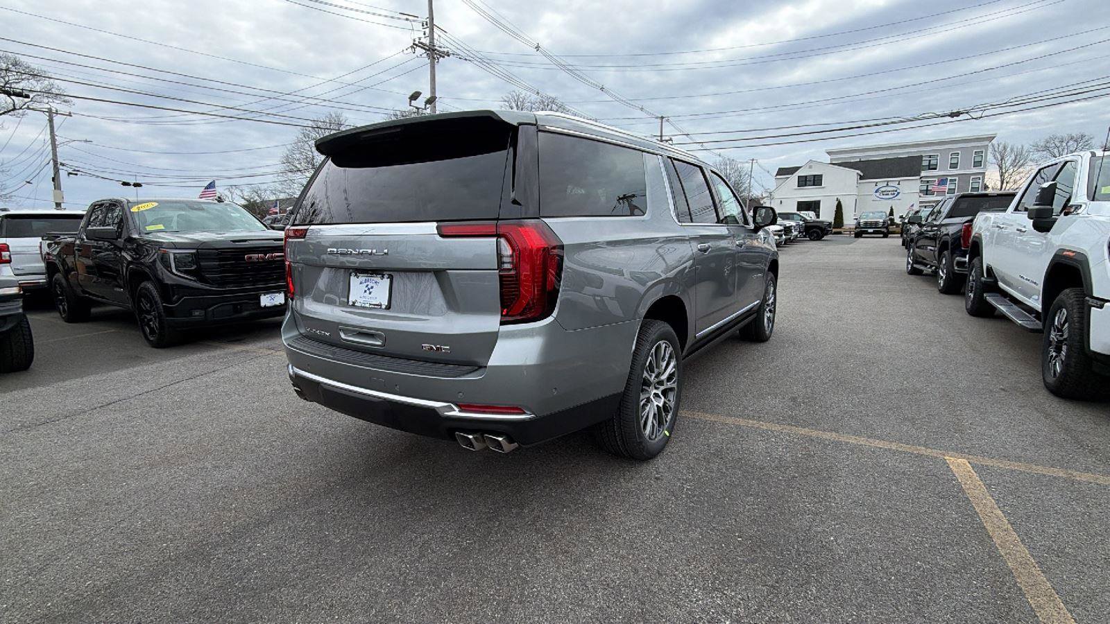 New 2026 GMC Yukon XL Denali AWD/4WD image 7