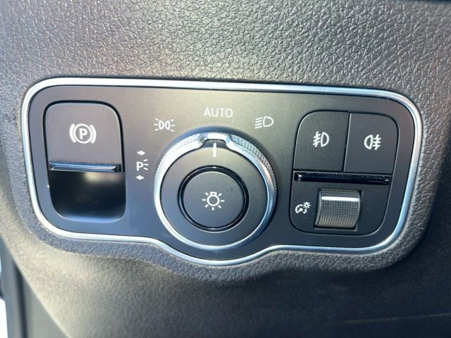 Used 2020 Mercedes-Benz GLB 250 4MATIC image 19
