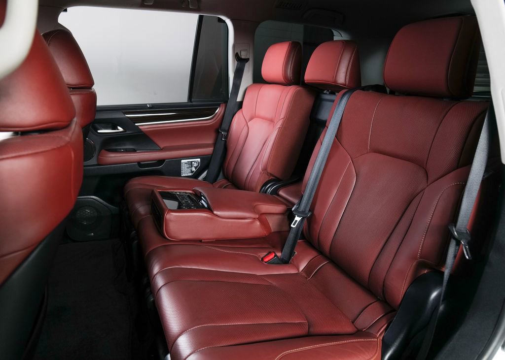 Used 2018 Lexus LX 570 4WD image 5