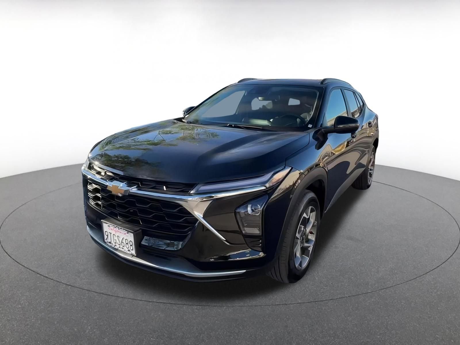 Used 2025 Chevrolet Trax LT w/ LT Convenience Package image 7