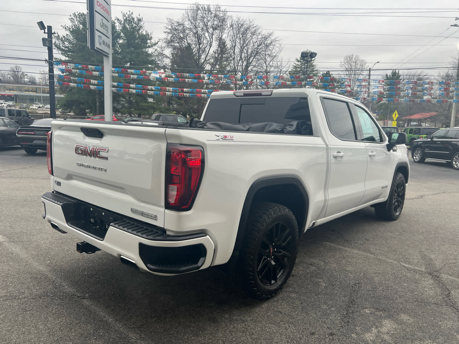 Used 2020 GMC Sierra 1500 Elevation w/ Elevation Value Package image 7