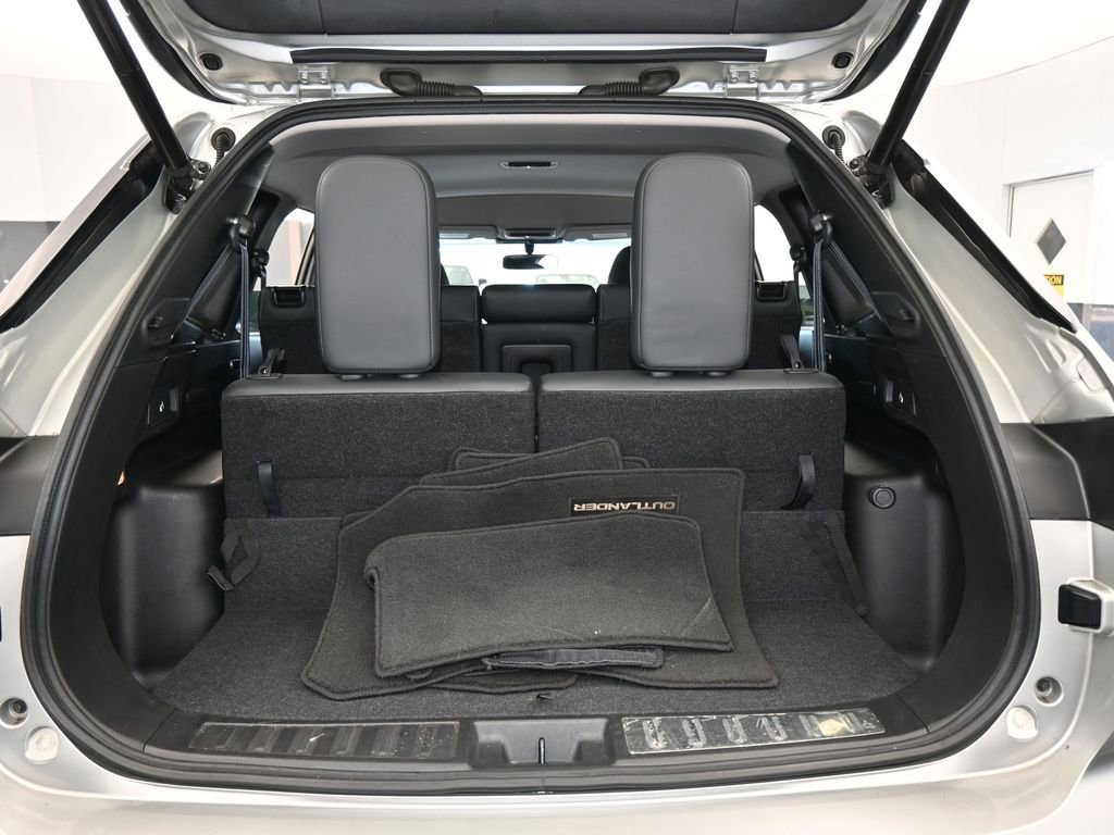 Used 2022 Mitsubishi Outlander SE image 44