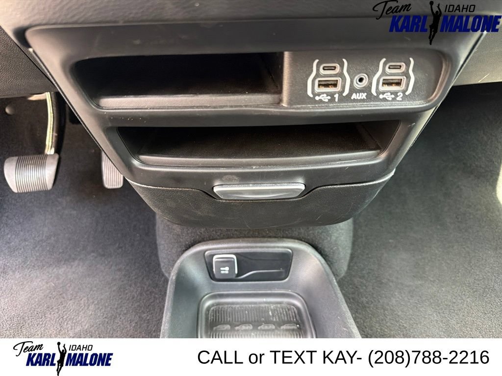 Used 2025 Chrysler Pacifica Select FWD image 29