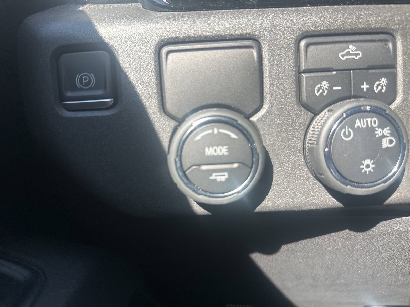 Used 2023 Chevrolet Silverado 1500 LT RWD image 15