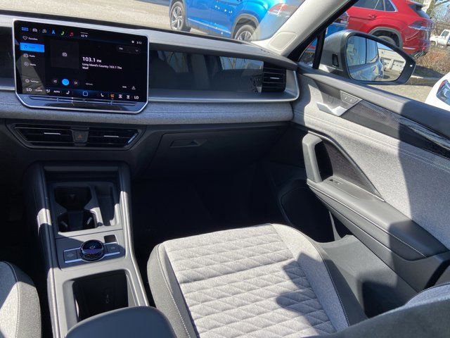 Used 2025 Volkswagen Tiguan S AWD/4WD image 16