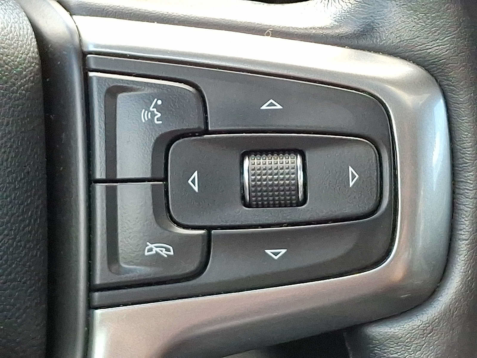 Used 2019 Chevrolet Silverado 1500 LTZ w/ LTZ Plus Package AWD/4WD image 23