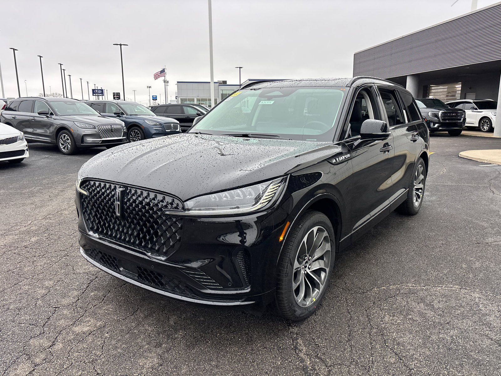 New 2026 Lincoln Aviator AWD image 3