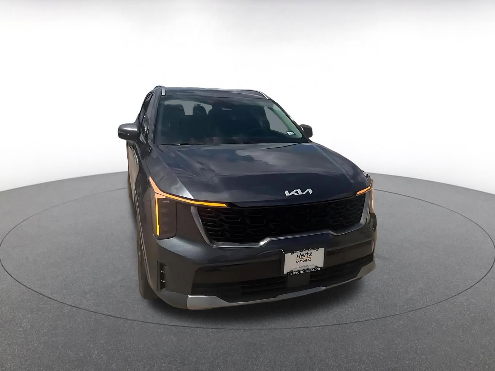 Used 2024 Kia Sorento S FWD image 3