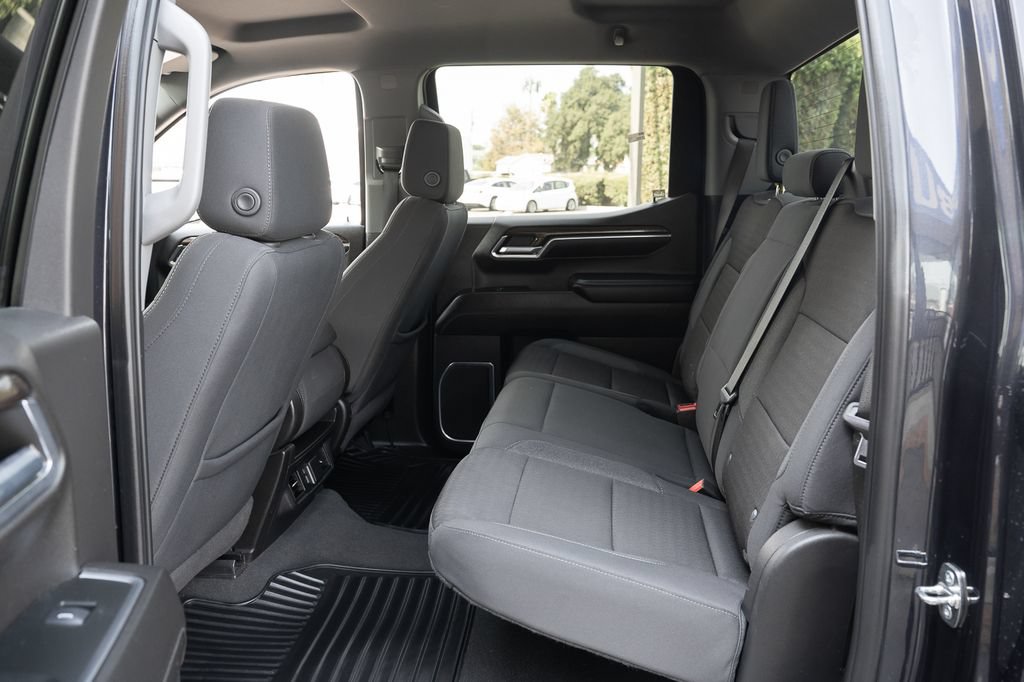 Used 2024 Chevrolet Silverado 1500 LT AWD/4WD image 39