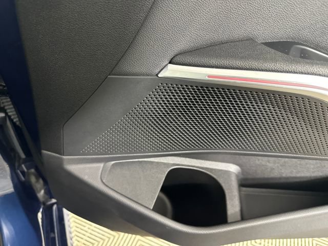 Used 2021 BMW 330e xDrive w/ Convenience Package image 28