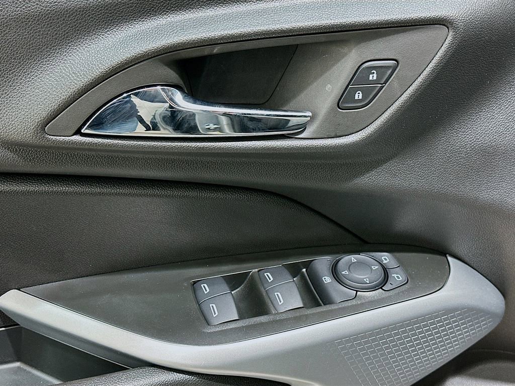 Certified 2026 Chevrolet Trax RS w/ Sunroof Package FWD image 18