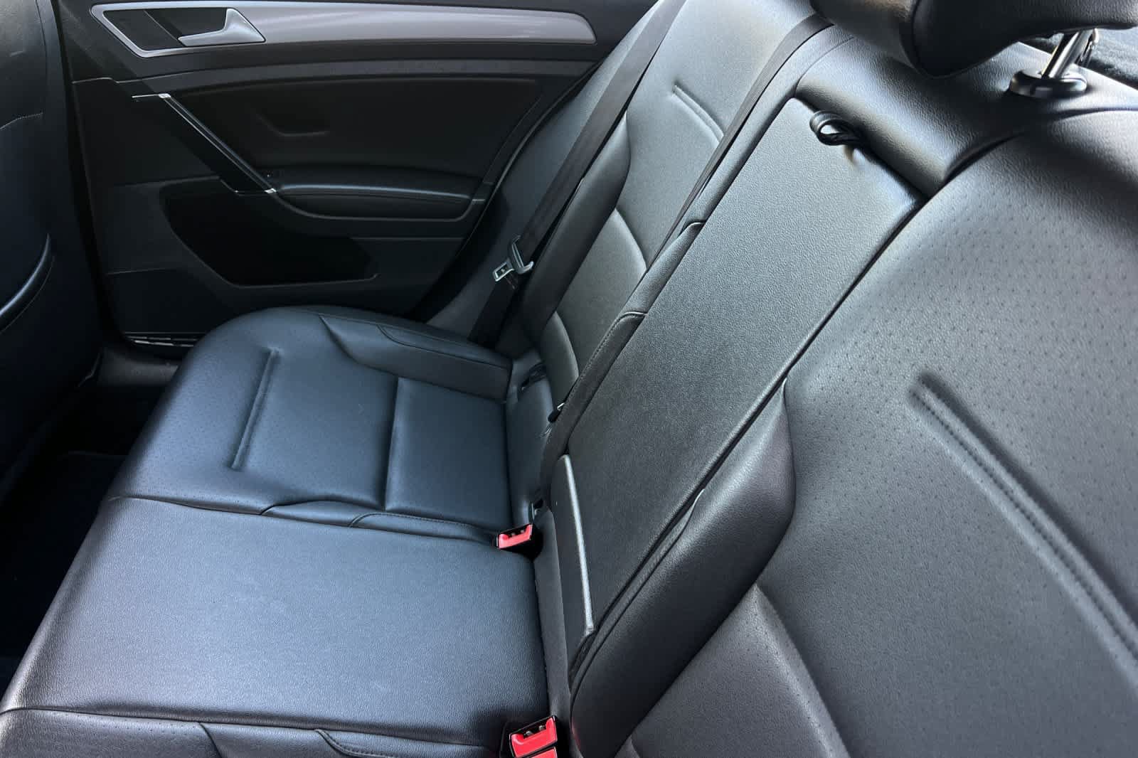 Used 2015 Volkswagen e-Golf SEL Premium FWD image 5