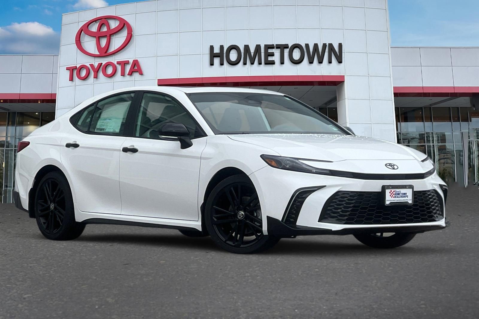 New 2026 Toyota Camry Hybrid w/ Multimedia Upgrade Package image 2